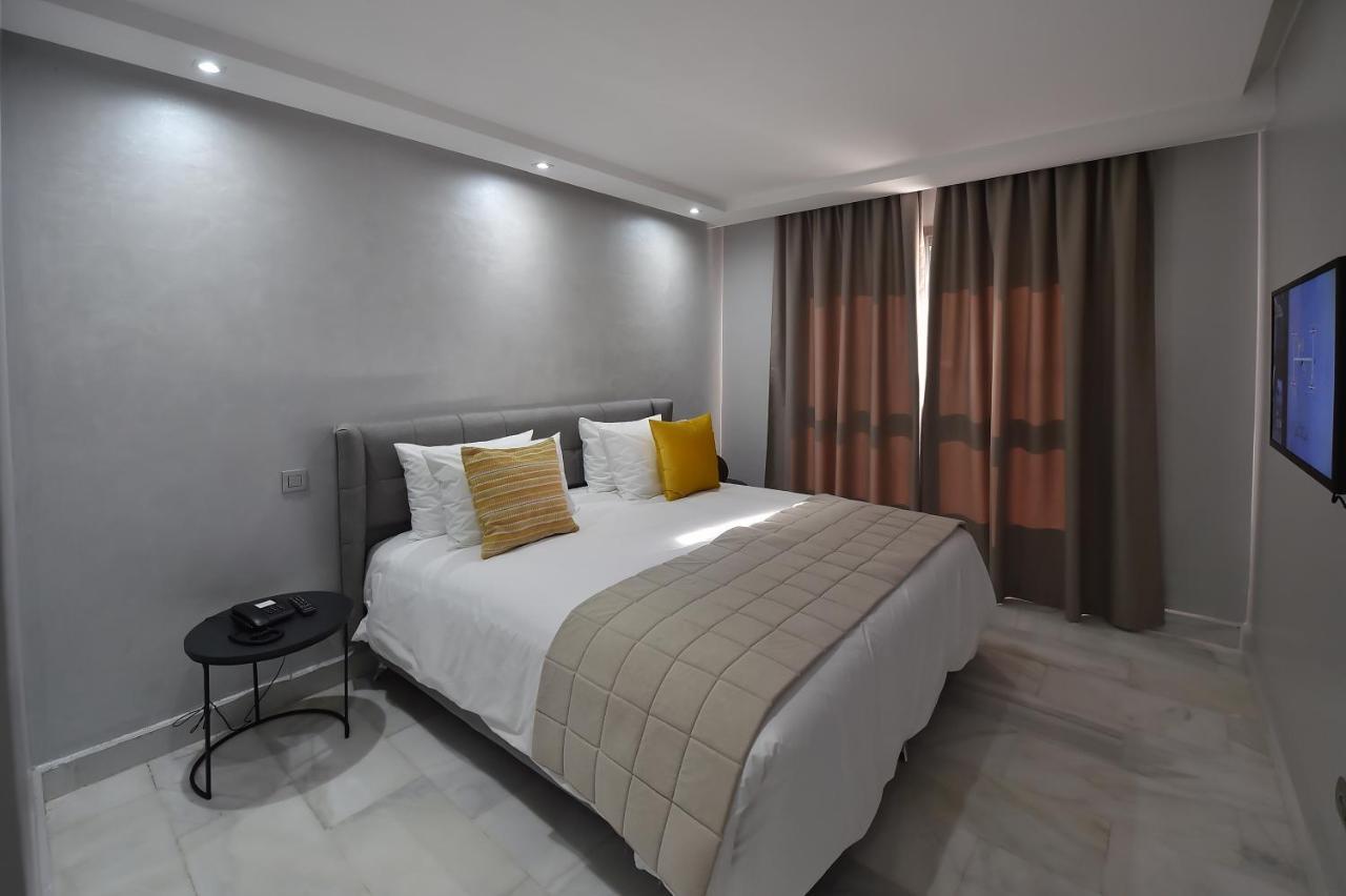 Le Yacht Apartahotel Casa Blanca